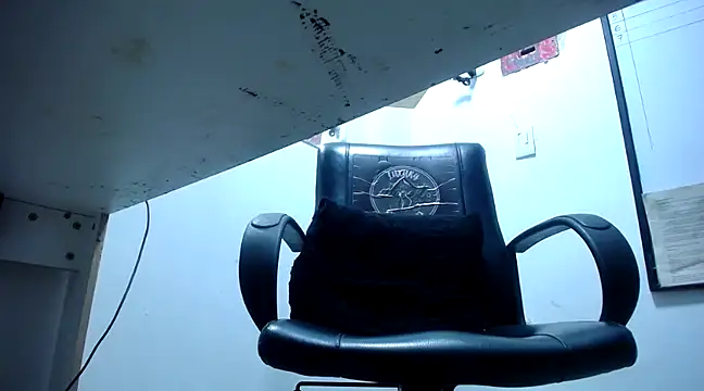 Snapshot of jesus_falcon10 chatting on 02-19-25, 04:44 jesus falcon10 online show from 02-19-25, 04:44