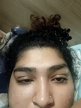 naina78910 online show from 10-29-25, 04:28