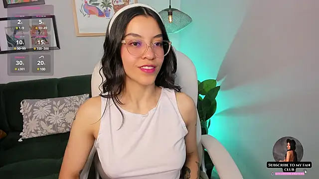 Snapshot of nina__dixon chatting on 02-18-25, 08:47 nina dixon online show from 02-18-25, 08:47