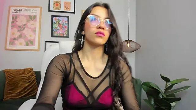 Snapshot of nina__dixon chatting on 02-06-25, 08:45 nina dixon online show from 02-06-25, 08:45