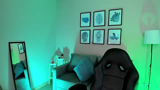 Snapshot of nina__dixon chatting on 09-18-25, 10:02 nina dixon online show from 09-18-25, 10:02