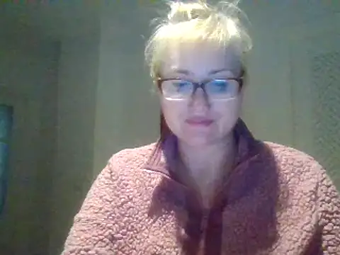 Snapshot of Luzia-Sal chatting on 03-02-25, 06:46 Luzia-Sal online show from 03-02-25, 06:46