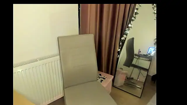 Snapshot of LadyLyanna chatting on 03-07-25, 06:22 LadyLyanna online show from 03-07-25, 06:22