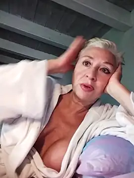 divinaerotica online show from 04-18-26, 04:42