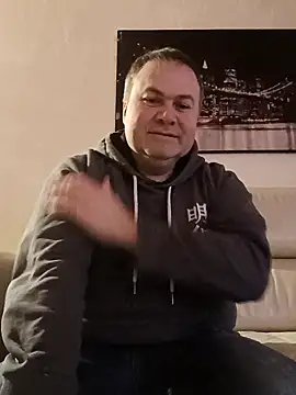 Snapshot of Pourleplasirs chatting on 02-03-25, 03:09 Pourleplasirs online show from 02-03-25, 03:09