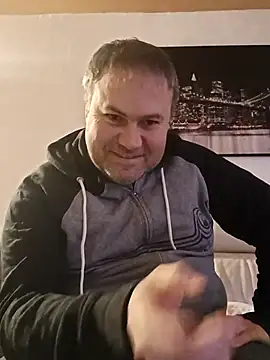 Snapshot of Pourleplasirs chatting on 02-27-25, 02:03 Pourleplasirs online show from 02-27-25, 02:03