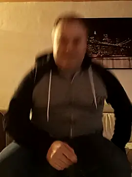 Snapshot of Pourleplasirs chatting on 01-30-25, 12:18 Pourleplasirs online show from 01-30-25, 12:18