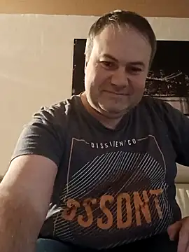 Snapshot of Pourleplasirs chatting on 02-15-25, 01:31 Pourleplasirs online show from 02-15-25, 01:31