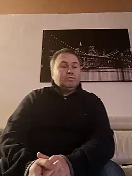 Snapshot of Pourleplasirs chatting on 02-05-25, 10:44 Pourleplasirs online show from 02-05-25, 10:44