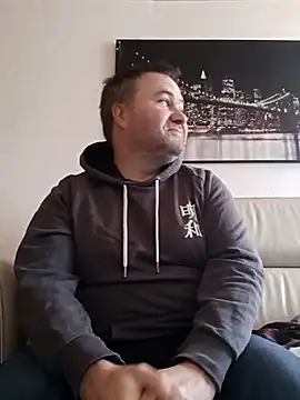 Snapshot of Pourleplasirs chatting on 02-21-25, 12:38 Pourleplasirs online show from 02-21-25, 12:38