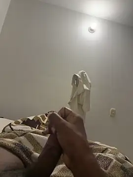 Snapshot of jhonnes_ chatting on 10-06-25, 05:41 jhonnes online show from 10-06-25, 05:41