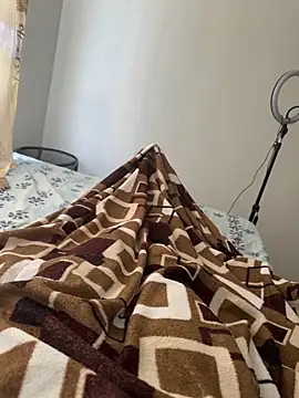 Snapshot of jhonnes_ chatting on 09-28-25, 02:13 jhonnes online show from 09-28-25, 02:13