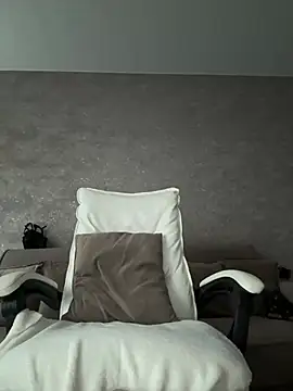 Snapshot of LillySquirtShot chatting on 07-12-26, 11:16 LillySquirtShot online show from 07-12-26, 11:16