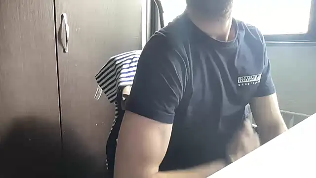 bullyboyy online show from 04-20-26, 08:06