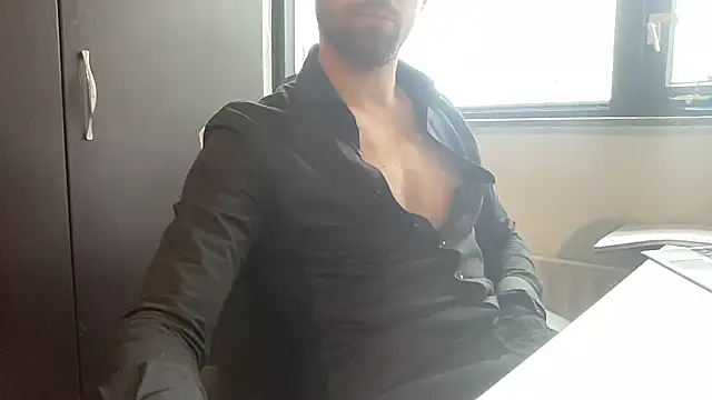 Snapshot of bullyboyy chatting on 02-24-25, 08:49 bullyboyy online show from 02-24-25, 08:49
