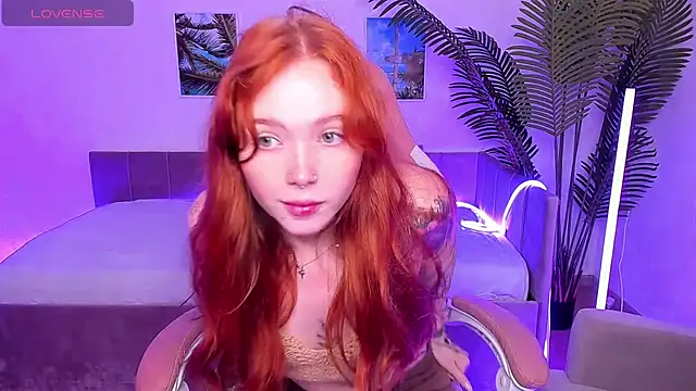 Maya Light online show from 09-27-25, 01:45