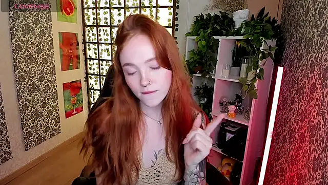 Maya Light online show from 09-19-25, 01:53