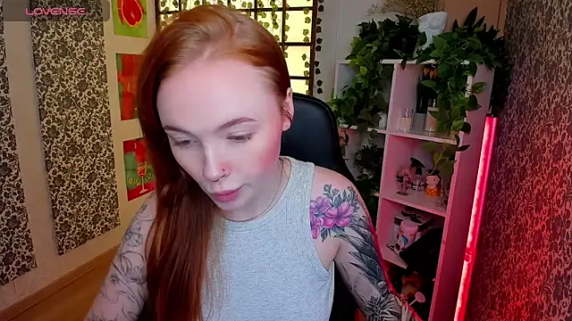 Maya Light online show from 10-08-25, 01:51