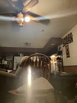 Snapshot of B3-Dindles chatting on 10-30-25, 06:38 B3-Dindles online show from 10-30-25, 06:38