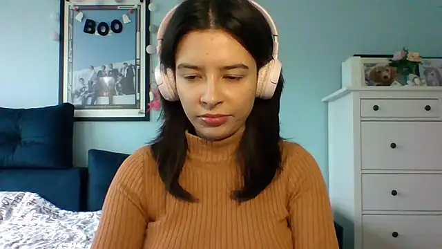 LariceSexy online show from 10-28-25, 01:10