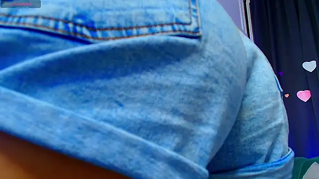 Snapshot of Deea_Vibe_Me chatting on 02-20-25, 10:48 Deea Vibe Me online show from 02-20-25, 10:48