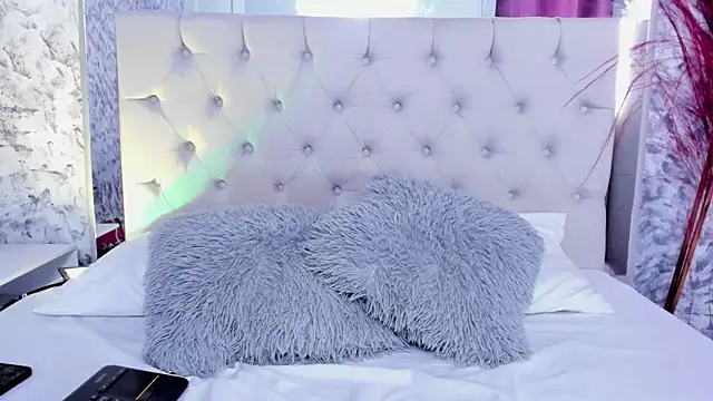 Ariana greenblat online show from 10-11-25, 04:19