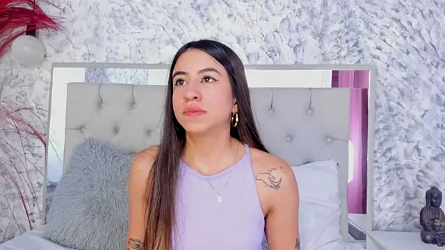 Ariana greenblat online show from 12-22-25, 04:18