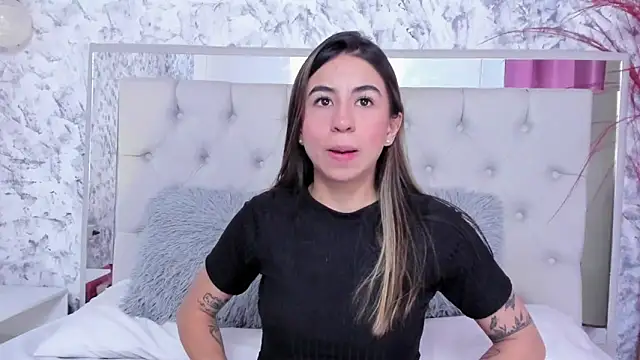 Ariana greenblat online show from 10-25-25, 04:18