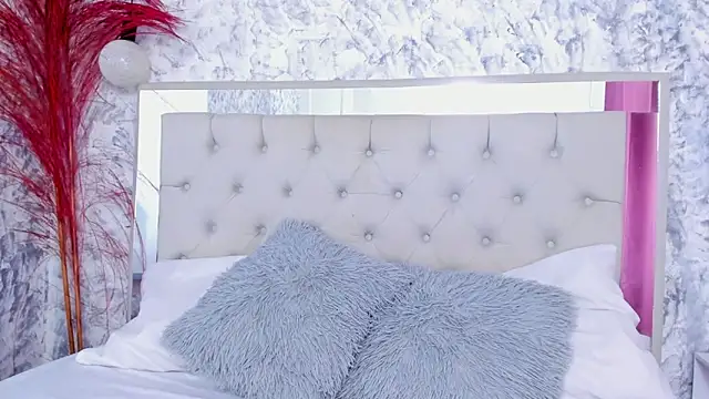 Ariana greenblat online show from 02-26-26, 05:02