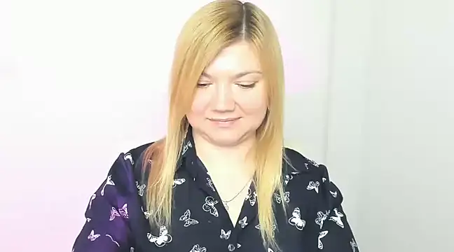 Lola moree online show from 03-18-25, 03:22