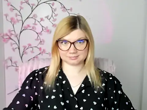Lola moree online show from 05-15-26, 11:52