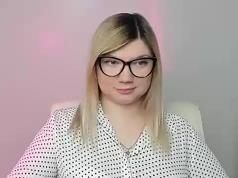 Lola moree online show from 10-19-25, 11:46