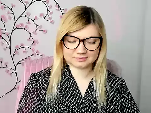 Lola moree online show from 12-15-25, 12:44