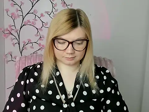Lola moree online show from 04-21-26, 11:39