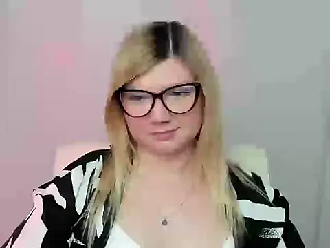 Lola moree online show from 09-21-25, 11:26