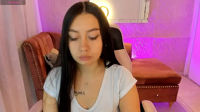 Snapshot of miss_isabella_m chatting on 06-11-26, 01:30 miss isabella m online show from 06-11-26, 01:30