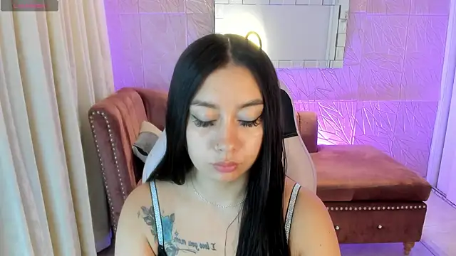Snapshot of miss_isabella_m chatting on 05-21-26, 12:24 miss isabella m online show from 05-21-26, 12:24