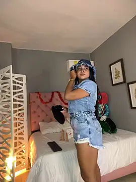 Snapshot of ashanty_queen chatting on 03-02-25, 12:36 ashanty queen online show from 03-02-25, 12:36