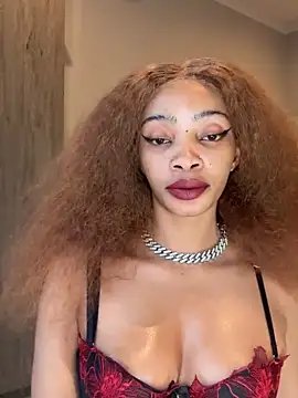 Snapshot of ZinaFreak chatting on 10-14-25, 04:07 ZinaFreak online show from 10-14-25, 04:07