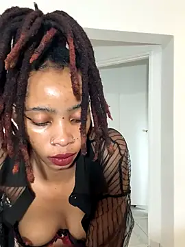 Snapshot of ZinaFreak chatting on 10-12-25, 07:32 ZinaFreak online show from 10-12-25, 07:32