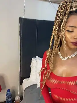 Snapshot of ZinaFreak chatting on 02-22-25, 10:20 ZinaFreak online show from 02-22-25, 10:20