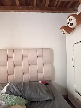 Zaira Rose  online show from 04-15-26, 06:01