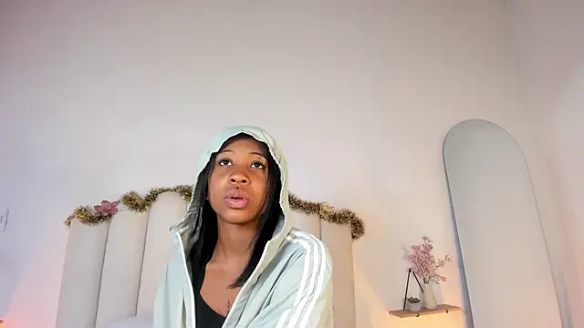 Zaira Rose  online show from 12-17-25, 01:05