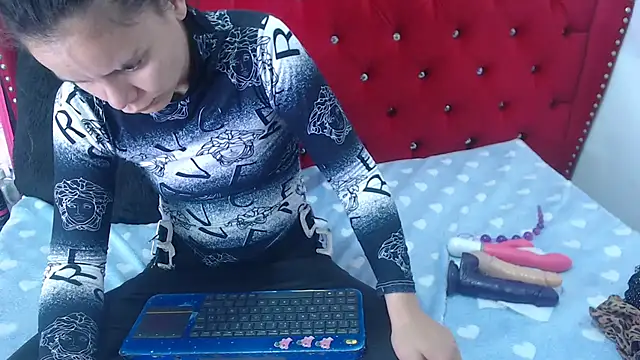 Ariasmithog online show from 11-30-25, 09:21