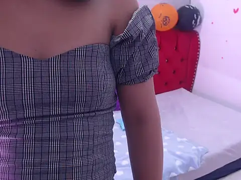 Ariasmithog online show from 10-24-25, 01:43