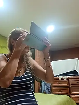 MaryLunna online show from 03-07-25, 11:18