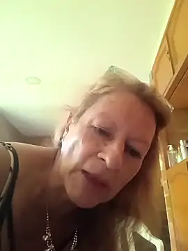 MaryLunna online show from 03-04-25, 07:11