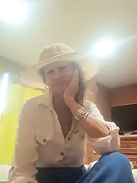 MaryLunna online show from 03-22-25, 11:32