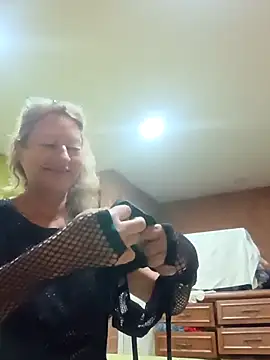 MaryLunna online show from 03-08-25, 11:16