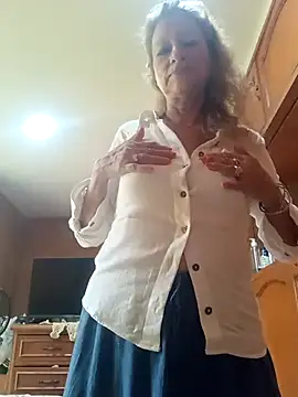 MaryLunna online show from 02-12-25, 07:13